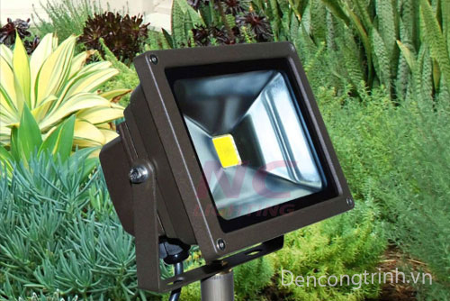 Lựa chọn đèn trang trí ngoài trời đẹp cho ngôi nhà của bạn