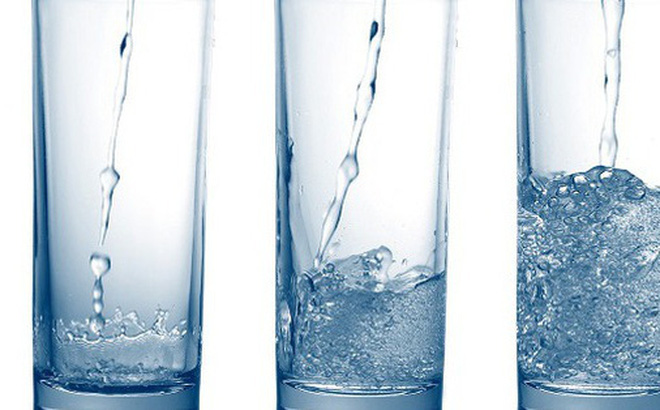 Uống bao nhiêu nước mỗi ngày là đủ cho một cơ thể khỏe mạnh? Lời giải đáp của các chuyên gia thực sự hữu ích trong những ngày hè 'bỏng rát'