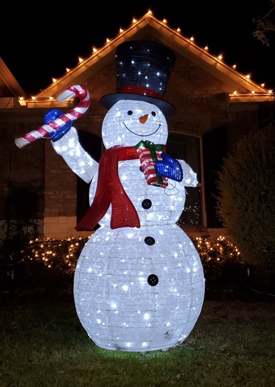 Sử dụng đèn trang trí Noel đẹp và an toàn, chống cháy nổ